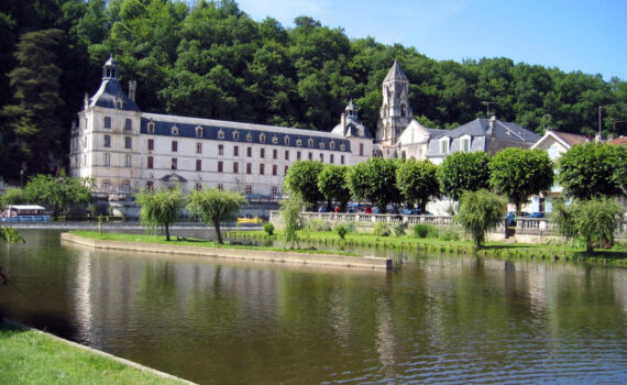 A Vagabond Life: Ultimate Travel Guide