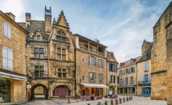 A Vagabond Life: Ultimate Travel Guide