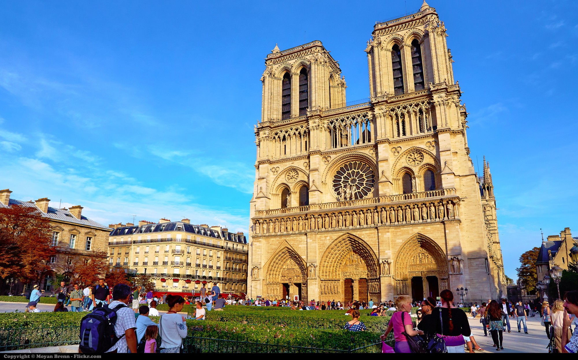 Paris France: The Ultimate Guide