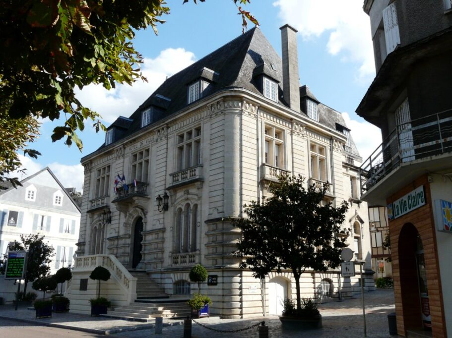 A Vagabond Life: Ultimate Travel Guide